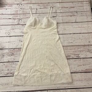 Vintage Vanity Fair Nightgown Size 38 Tricot All Nylon Lace Lingerie Womens Sexy